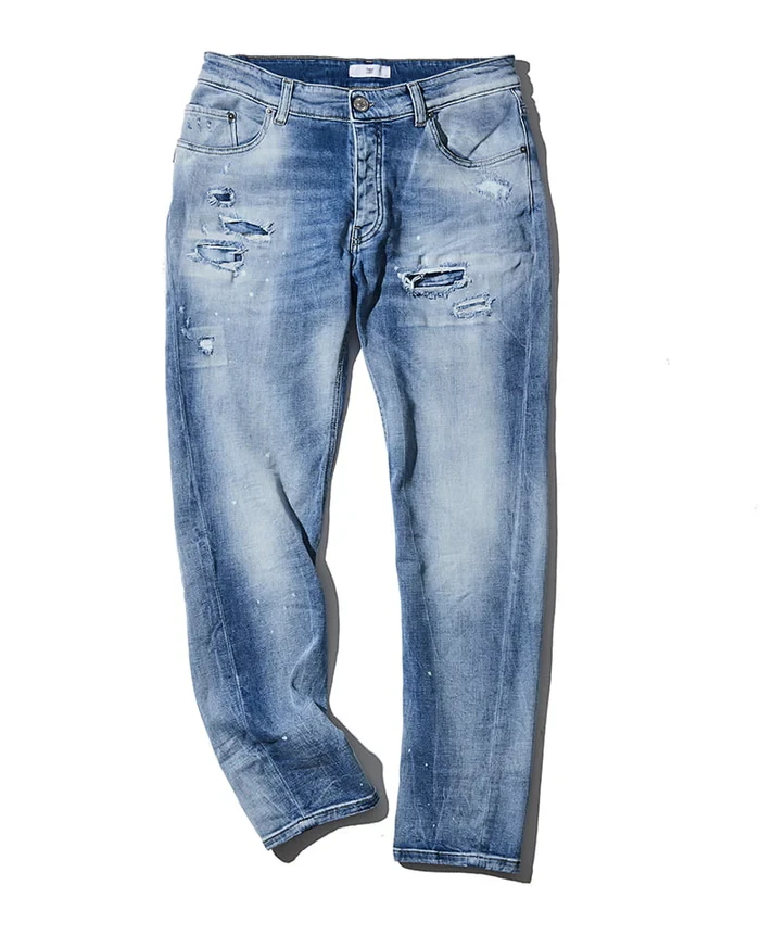 パンツ4万9500円／P.M.D.S.（買えるLEON）