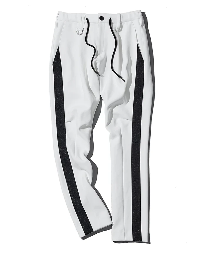 パンツ4万2900円／キリュウキリュウ（買えるLEON）