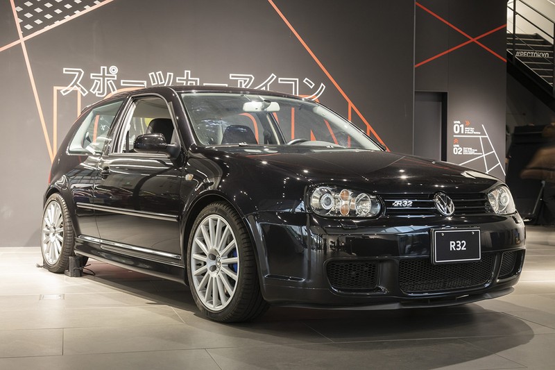 第4世代のゴルフに設定された初のRモデル「R32」。3ドアで6MTのモデルは中古車でも人気。