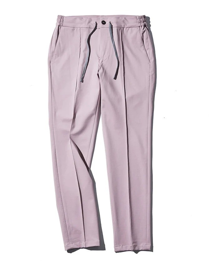 パンツ¥31,900／ザ・チノ リヴァイブド（買えるLEON）