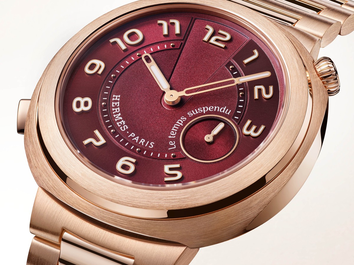 「エルメス カット タンシュスポンデュ」自動巻き、18KRGケース(39mm)✕ブレスレット。10気圧防水。488万700円(予価・2025年8月発売予定)/エルメス(エルメスジャポン) ©Joël Von Allmen