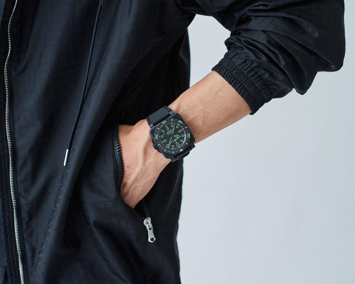「BR-03 ダイバー ラム アウトライン」自動巻き、セラミックケース(42mm)、ラバーストラップ。300m防水。82万5000円/ベル&ロス(ベル&ロス 銀座ブティック)