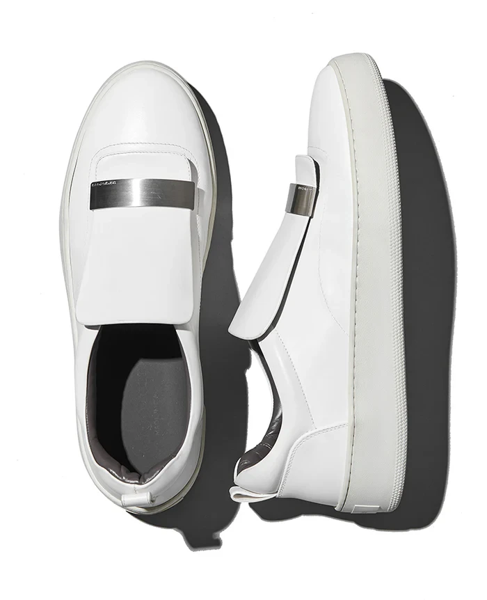 シューズ11万1100円／セルジオ ロッシ（買えるLEON）