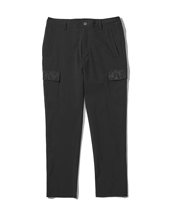 パンツ3万3000円／クロノス（買えるLEON）