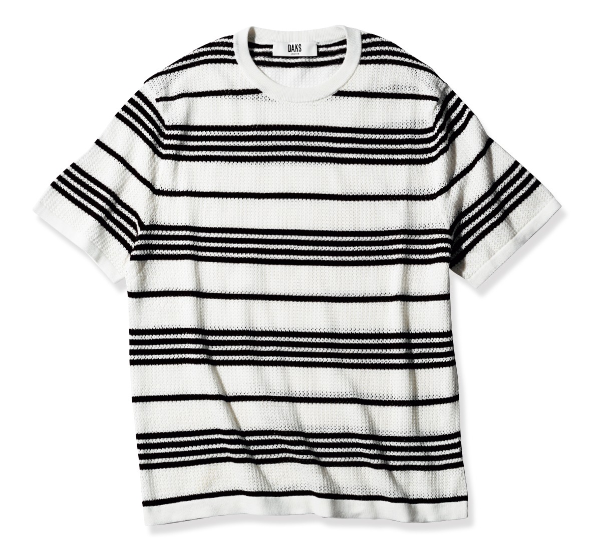 ニット4万2900円/ダックス(三共生興ファッションサービス)