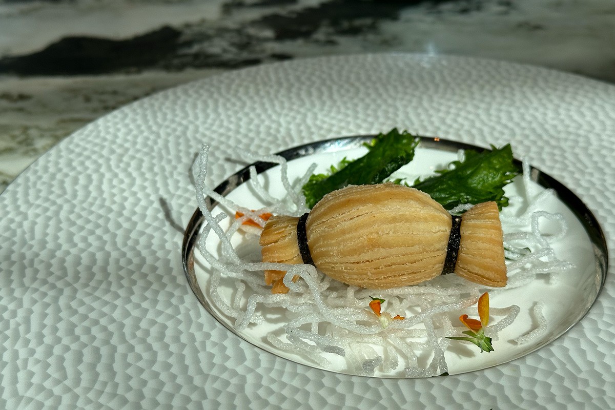 「餡子入り焼き菓子」 「イーロンコート」