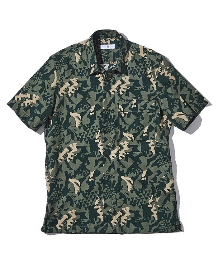 半袖シャツ¥50,600／ピーティトリノ トータルルック（買えるLEON）