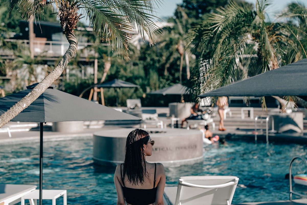 BOTANICAL POOL CLUB