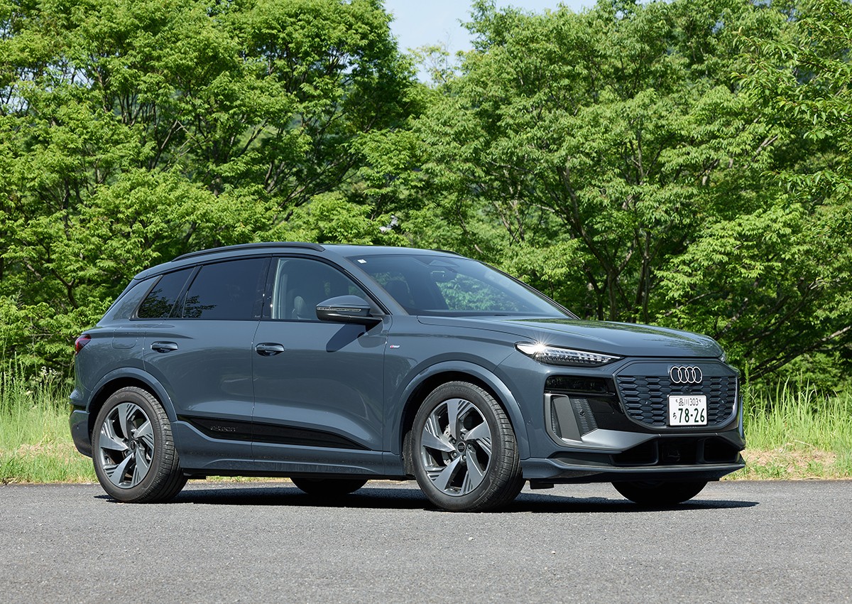 ラインアップはQ6 e-tronの2WDとAWD仕様。そして高性能版のSQ6 e-tronがある。本国ではクーペスタイルのQ6 Sportback e-tronも発表済みで追って日本にも導入予定。
