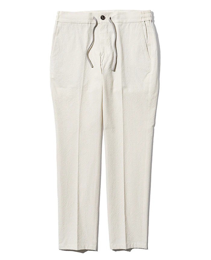 パンツ¥30,800/ザ・チノ リヴァイブド(買えるLEON)