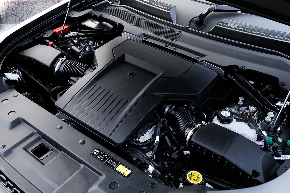 従来の5リッターV8とは一線を画す4.4リッターV8を搭載。
