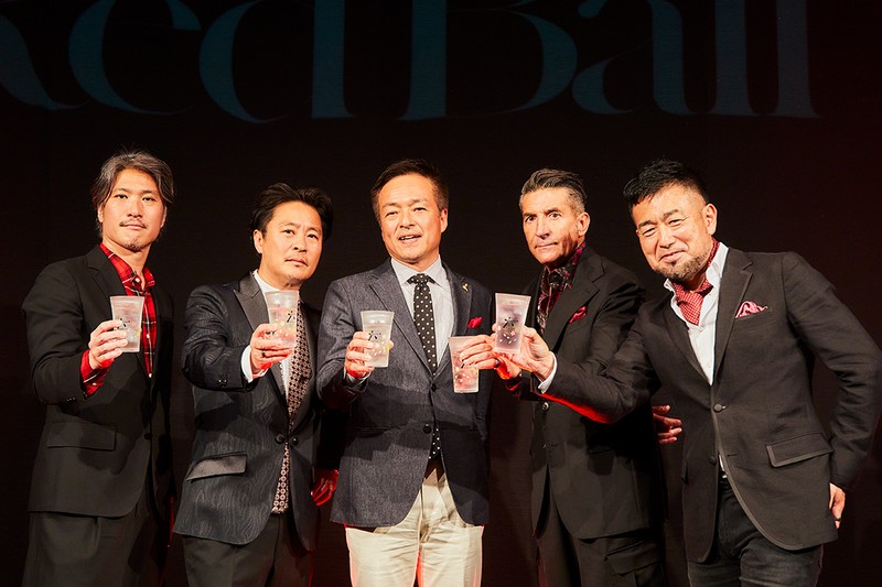 乾杯の挨拶はご縁あり、まさかの山口県より前田下関市長が登壇。LEON Night、次は下関で開幕の予感……!? その時は市長、お力添えを何卒ス。ちなみに、ジローラモ右の男性が今回のパーティーを取り仕切ってくれたアツイClub LEONメンバー秋葉さん。東京で打ち上げ、せねばですね！