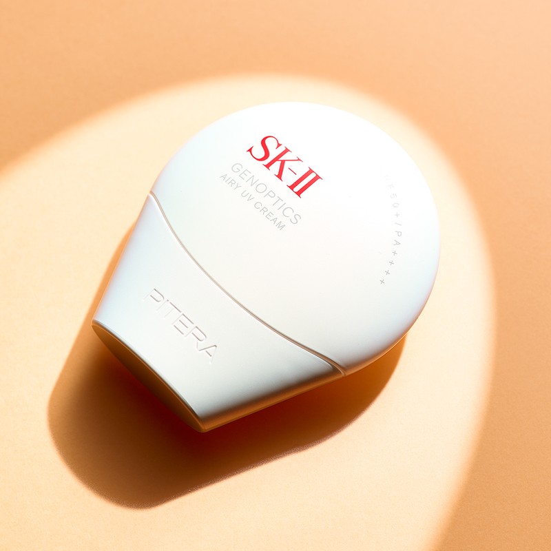 「SK-Ⅱ ジェノプティクス エアリー UV クリーム」SPF50+･PA++++（30g）9900円（編集部調べ）／SK-Ⅱ