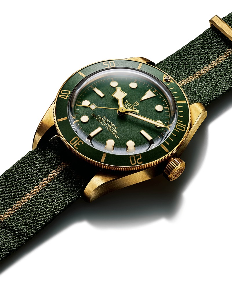『ブラックベイ 58 18K』自動巻き、18KYGケース（39mm）、ファブリックストラップ（アリゲーターストラップが付属）。200m防水。266万9700円／チューダー（日本ロレックス / チューダー）