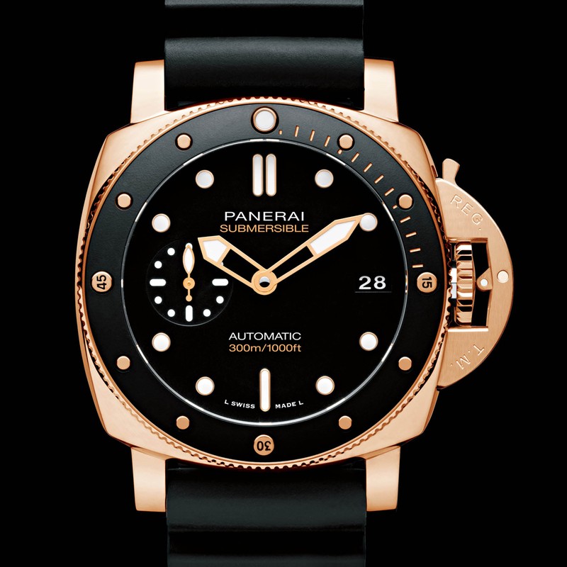 『サブマーシブル ゴールドテック™』自動巻き、パネライ ゴールドテック™ケース(42mm)、ラバーストラップ。30気圧防水。473万円/パネライ(オフィチーネ パネライ)