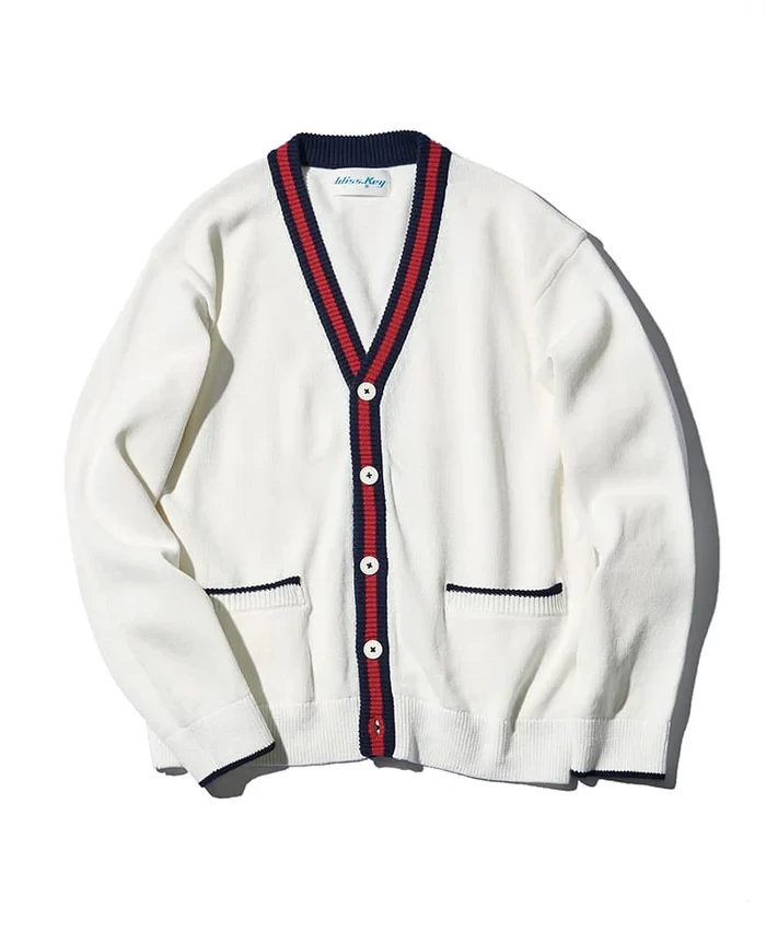 カーディガン3万9600円／ウィス・キー（買えるLEON）