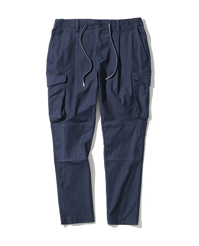 パンツ3万3000円／アカンサス（買えるLEON）