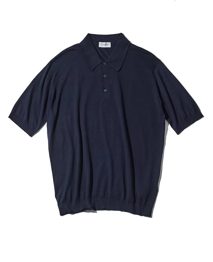 ポロシャツ4万4000円／ジョン スメドレー（買えるLEON）