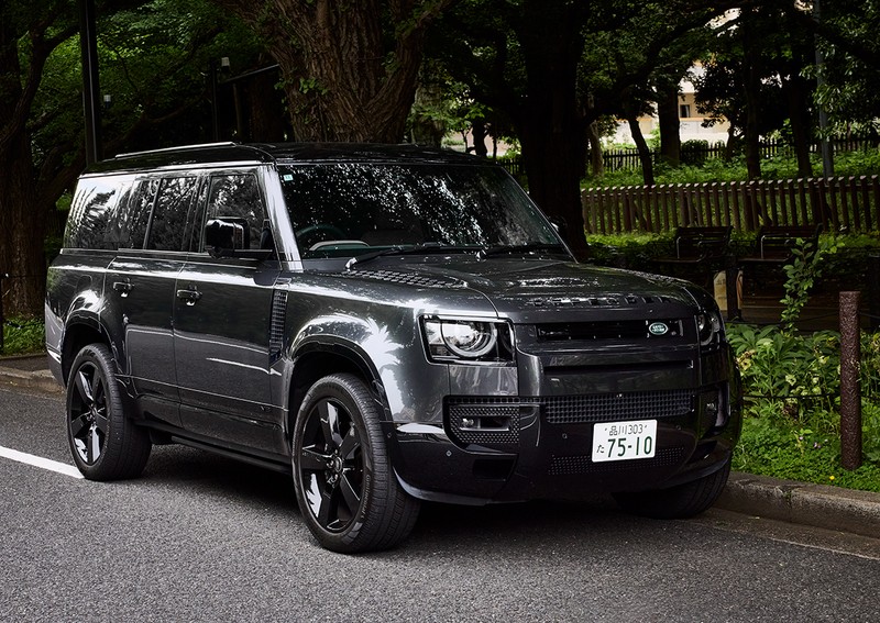 ランドローバー ディフェンダー130 V8 P500 全長×全幅×全高:5275×1995×1970㎜ エンジン:5.0リッター V8 最高出力:500PS 最大トルク:610Nm 価格:1738万円〜