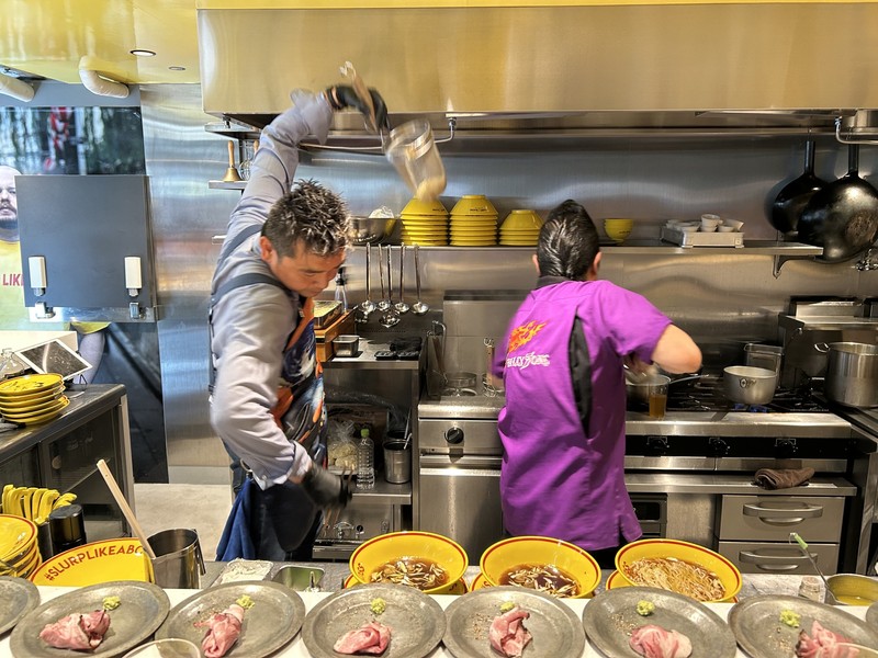 ラーメン　LEON　山本益博　ラーメン革命！　WebLEON　天空落とし・中村栄利×ロックンインパクト・嶋崎順一