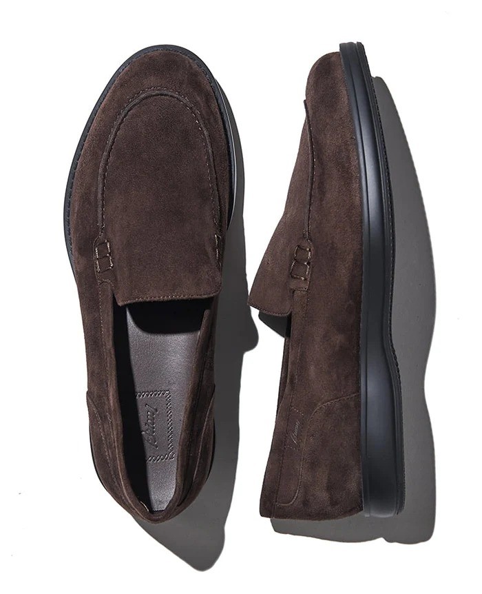 靴¥141,900／ブリオーニ（買えるLEON）