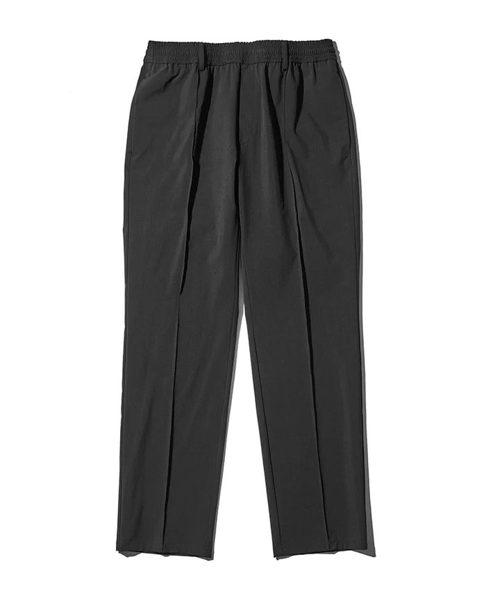 パンツ¥30,800／バラード（買えるLEON）