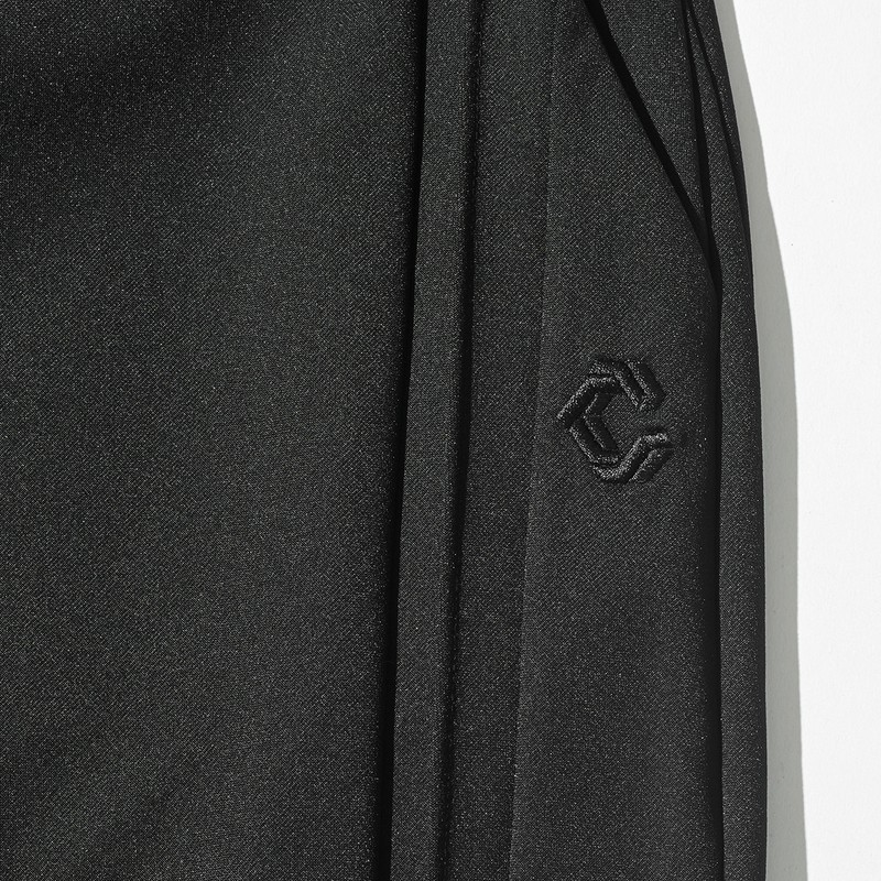 パンツ各2万2000円／クロノス（買えるLEON）