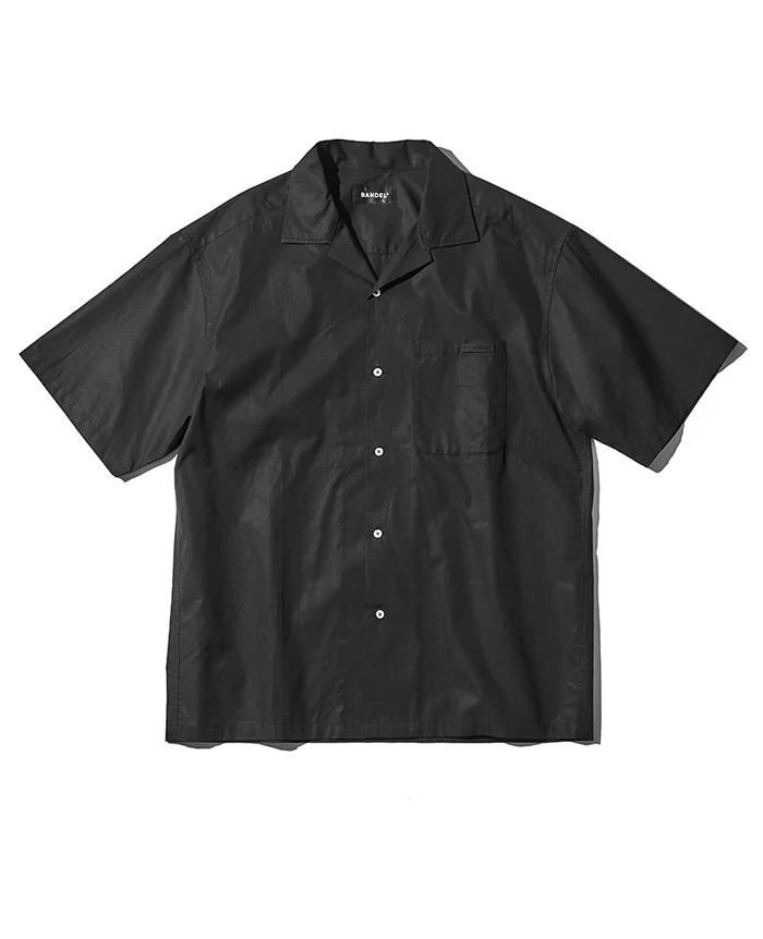 シャツ2万9700円／バンデル（買えるLEON）