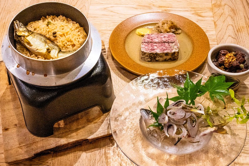 「お山の食堂 たんとくわっさい」