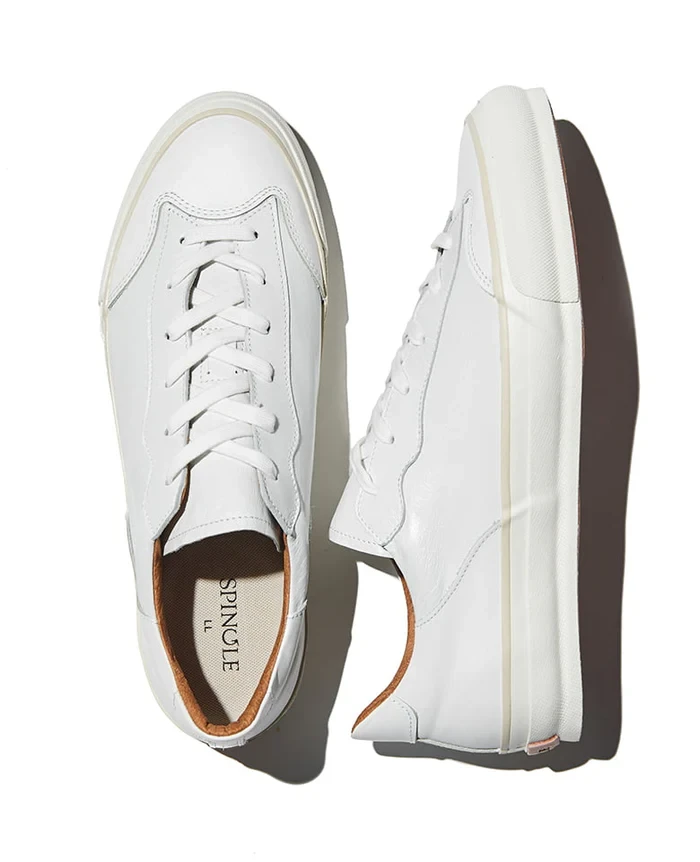 靴2万7500円／スピングル（買えるLEON）