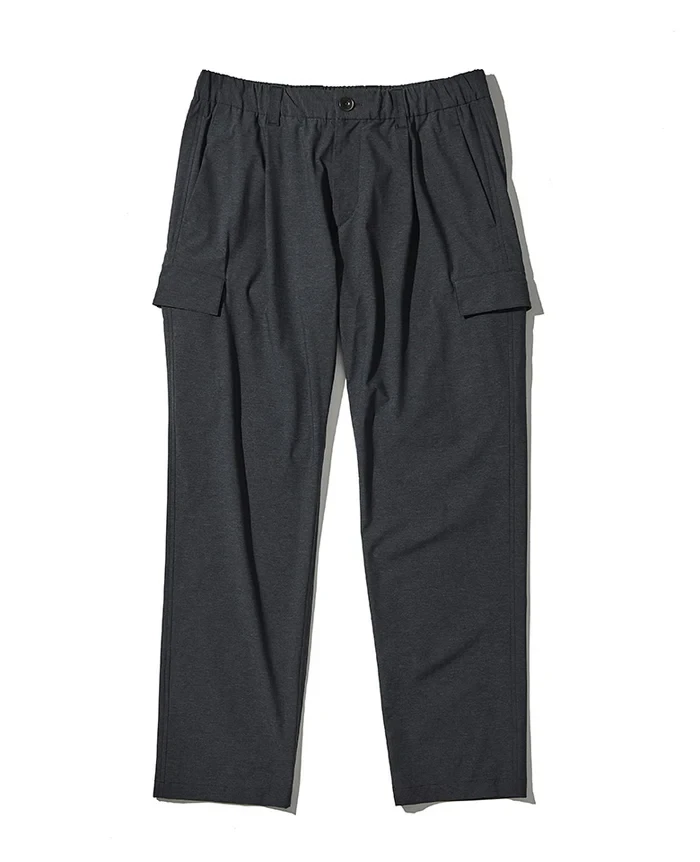 パンツ6万4900円／ヘルノ（買えるLEON）