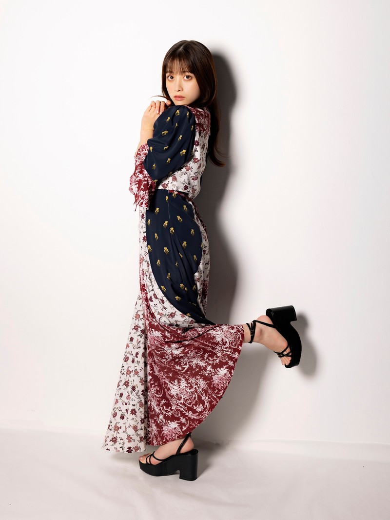 橋本環奈 WebLEON LEON カラダ探し
