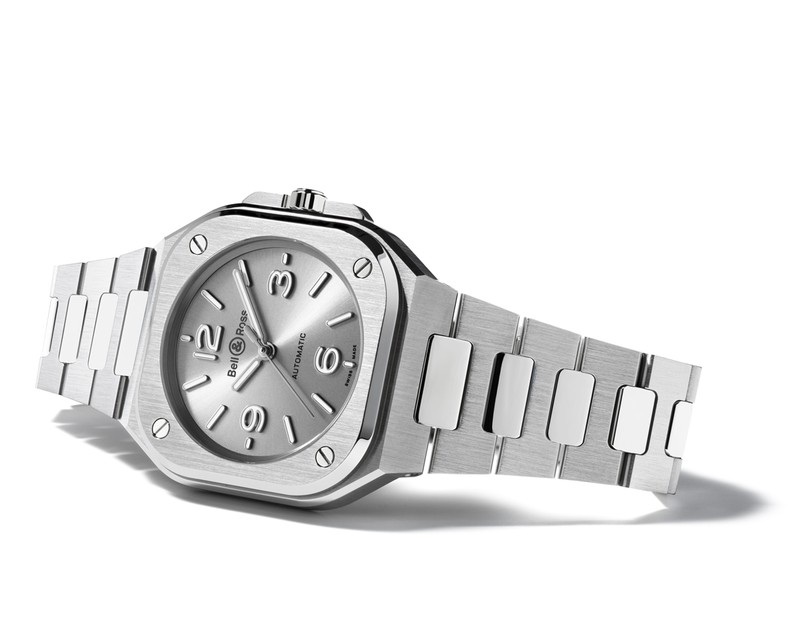 「BR-05 36mm」自動巻き、SSケース（36mm）×ブレスレット。100m防水。64万9000円／ベル＆ロス（ベル＆ロス 銀座ブティック）