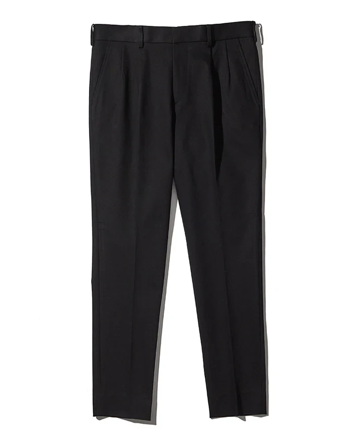 パンツ3万6300円/ジュンハシモト(買えるLEON)