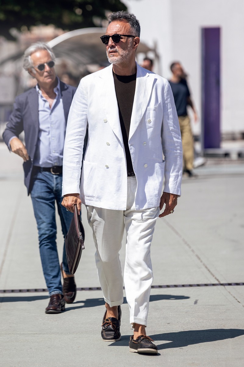 【海外スナップまとめ】大人にこそ似合う今旬の選び&着こなしのカギは? 注目記事3選