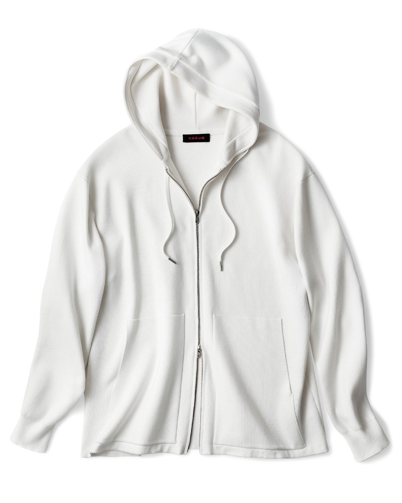 フーディー4万9500円／キャバン（キャバン丸の内店）