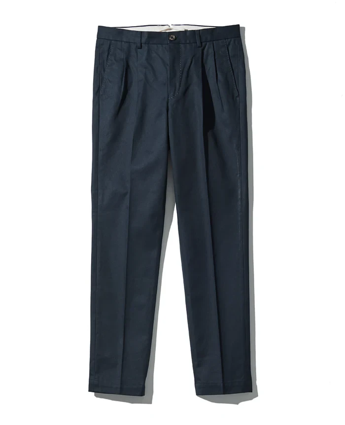 パンツ3万1900円／ザ・チノ リヴァイブド（買えるLEON）