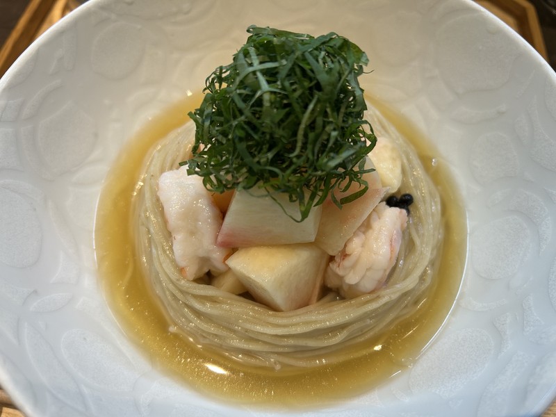 ラーメン LEON 山本益博 ラーメン革命! WebLEON 戸塚「支那そばや」の桃の冷やしらぁ麵