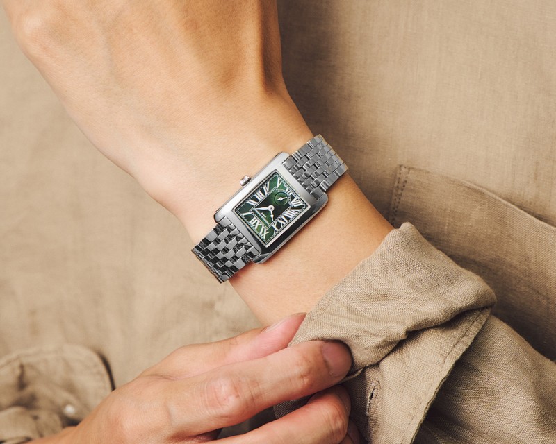 こんな小振りの「角型ブレスレット時計」が欲しかった！ ほど