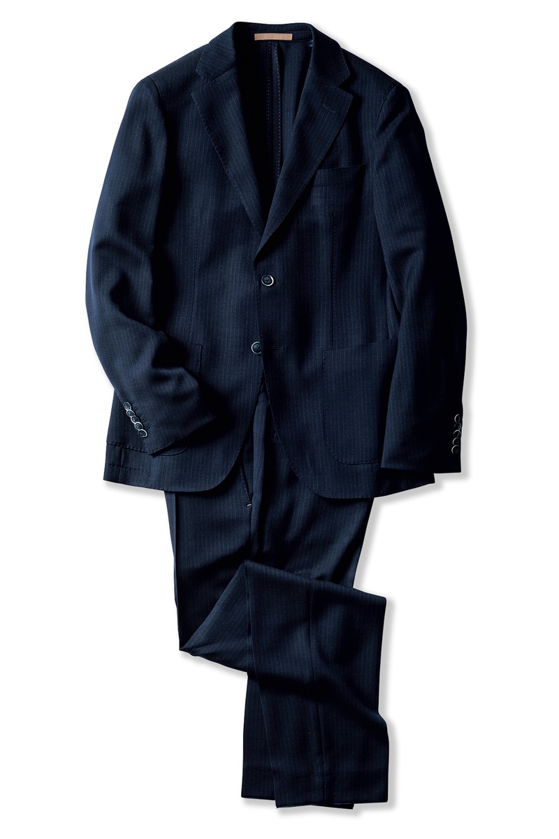 ジャケット22万円、パンツ9万200円／ともにボス（ヒューゴ ボス ジャパン）