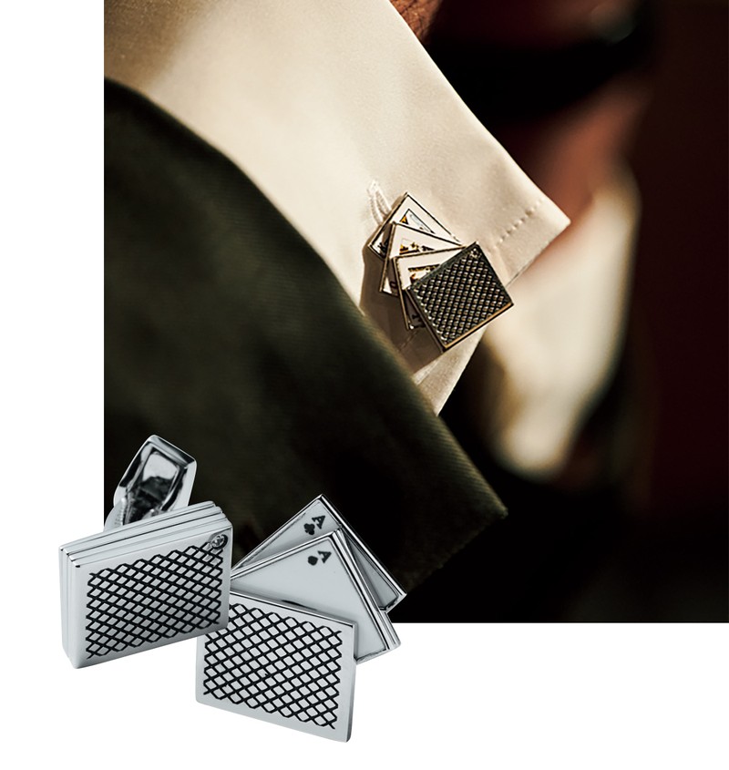 カフリンクス5万7200円／タテオシアン（ヴァルカナイズ・ロンドン）