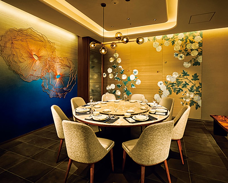 『蟹王府』　東京都中央区日本橋室町2-1-1 三井二号館 1F