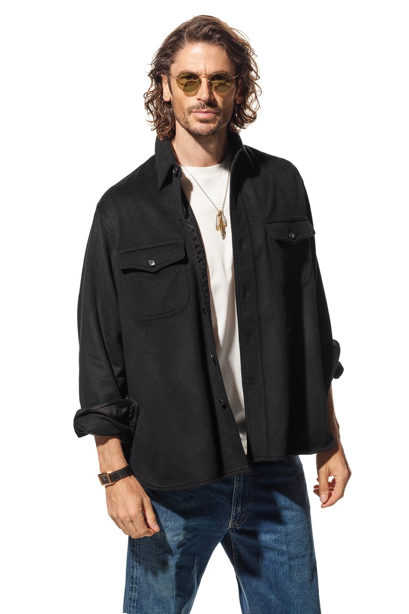 シャツ36万3000円／ルシアン ペラフィネ（ルシアン ペラフィネ 東京ミッドタウン店）、Tシャツ9680円／スローン（ザ ショップ スローン 新静岡セノバ店）、デニム54万7800円／ヴィンテージのリーバイス （フェイク アルファ）