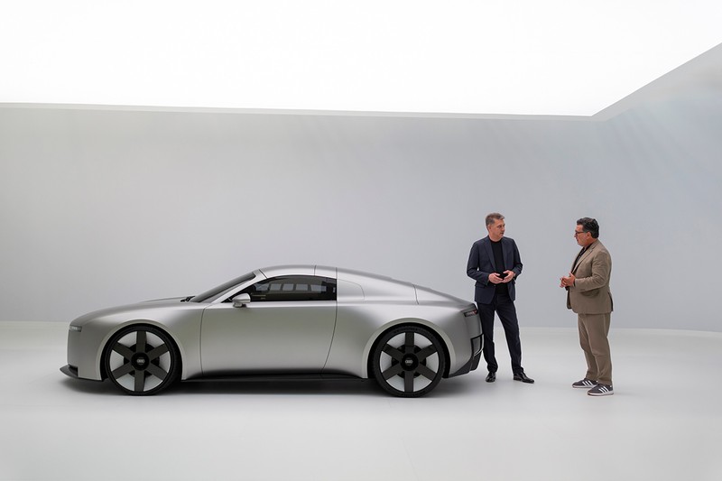 デルナーCEO（左）とヘッド・オブ・デザインのフラチェッラ氏 。