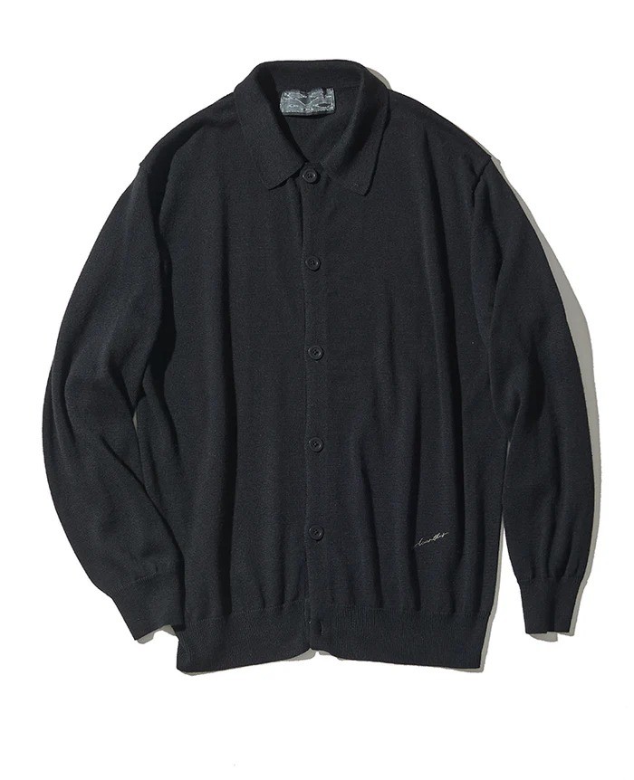 ニットシャツ3万1900円／アカンサス（買えるLEON）