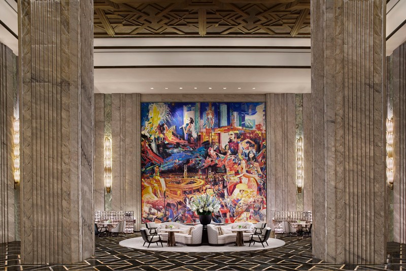 重厚感のあるロビーエリア。