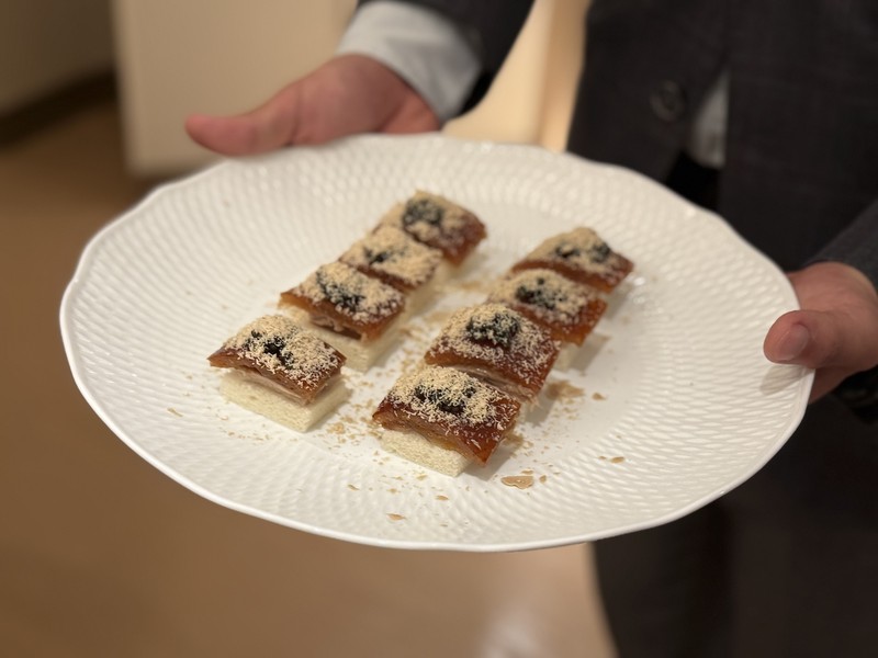 けしからんビジュアルの北京ダックに悶絶。