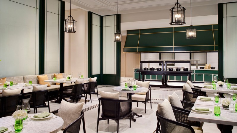 モダンな雰囲気のオールデイダイニング。