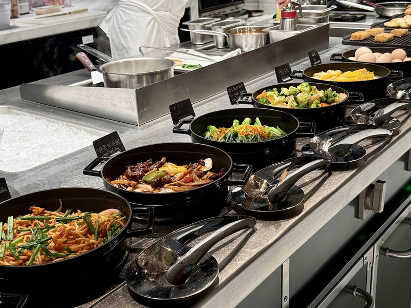 健康を気遣うオヤジさんに喜ばれそうな野菜たっぷりの中華惣菜が豊富。