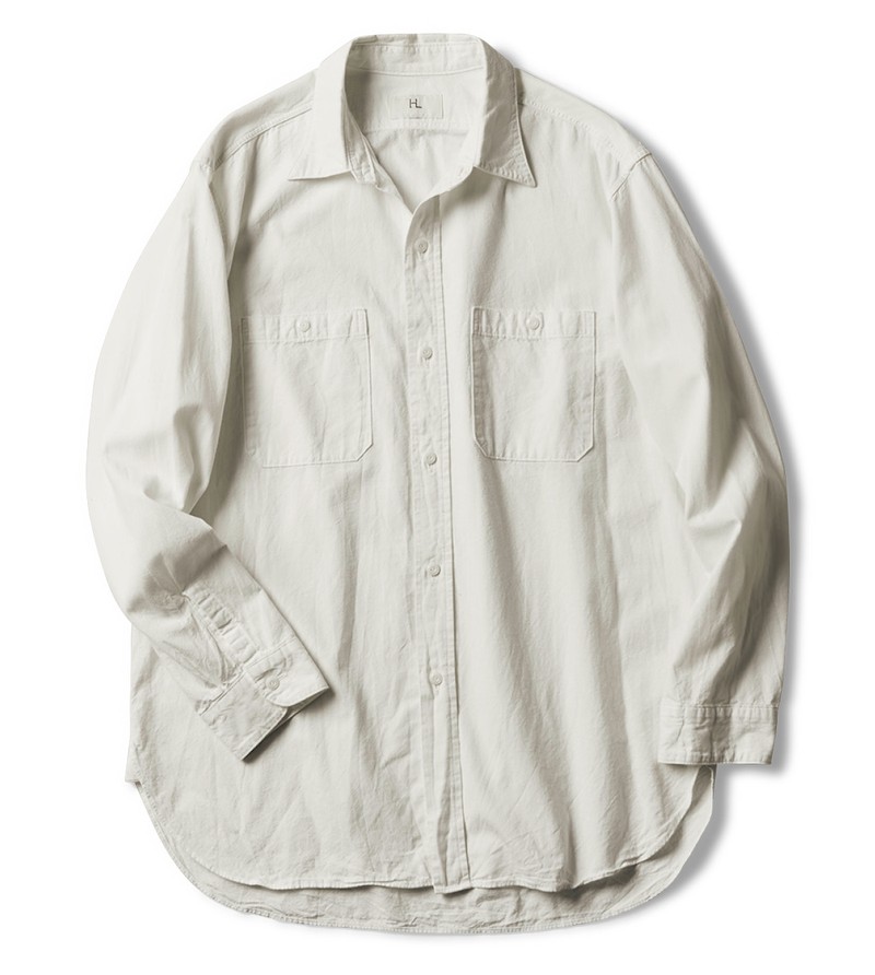 白いライトアウター44000円／ヘリル（にしのや）